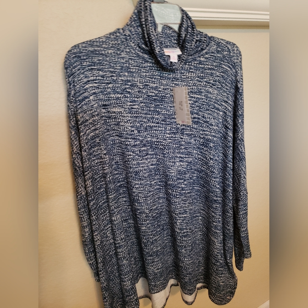 NWT Lularoe Elsa tunic top, size M
